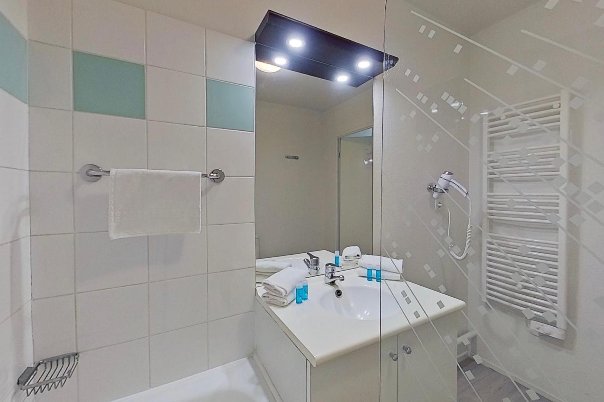 ซิตี้ เรสซิเดนซ์ อิฟรี Aparthotel อีวรี-ซูร์-แซ็น ภายนอก รูปภาพ