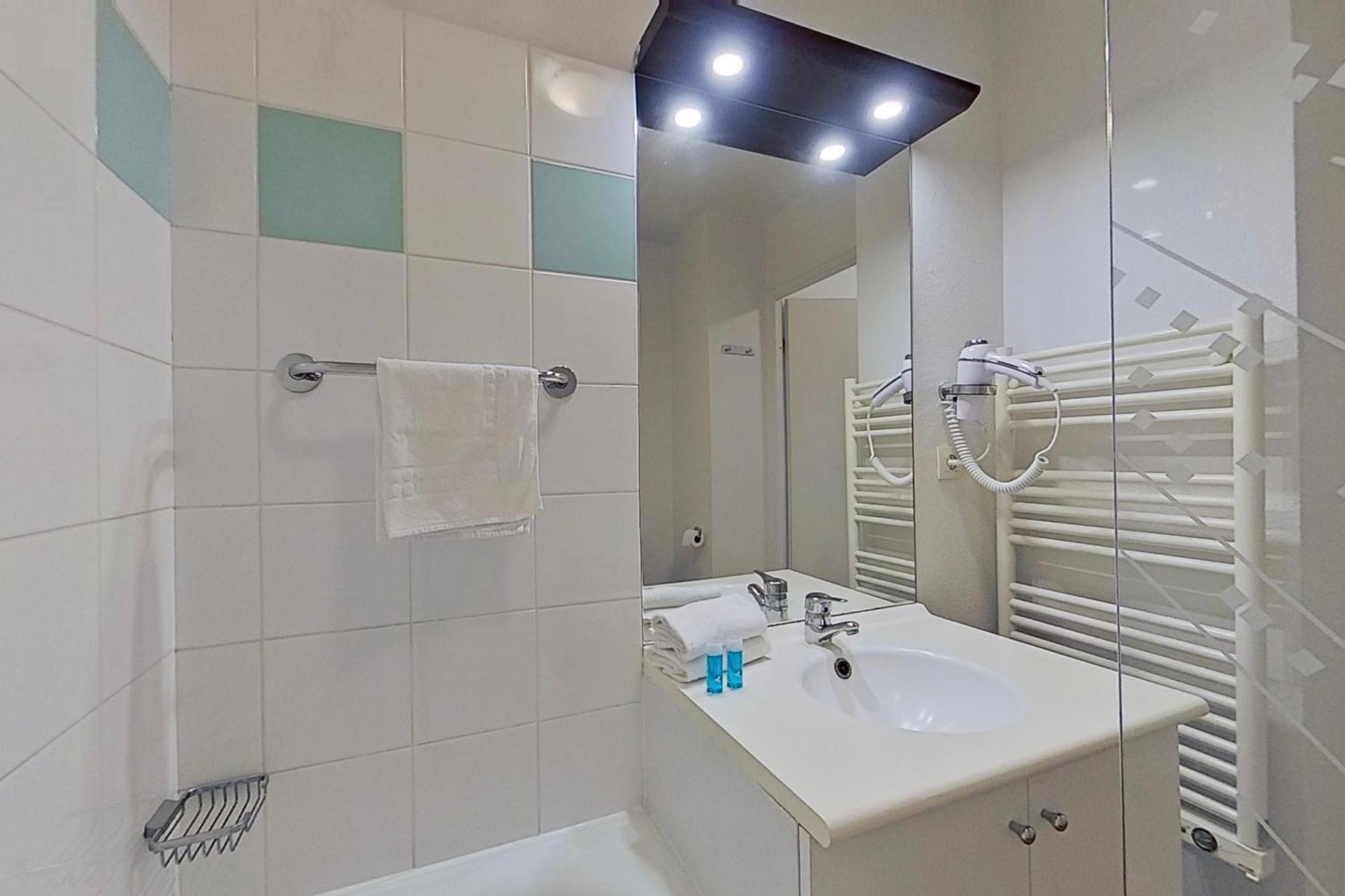 ซิตี้ เรสซิเดนซ์ อิฟรี Aparthotel อีวรี-ซูร์-แซ็น ภายนอก รูปภาพ
