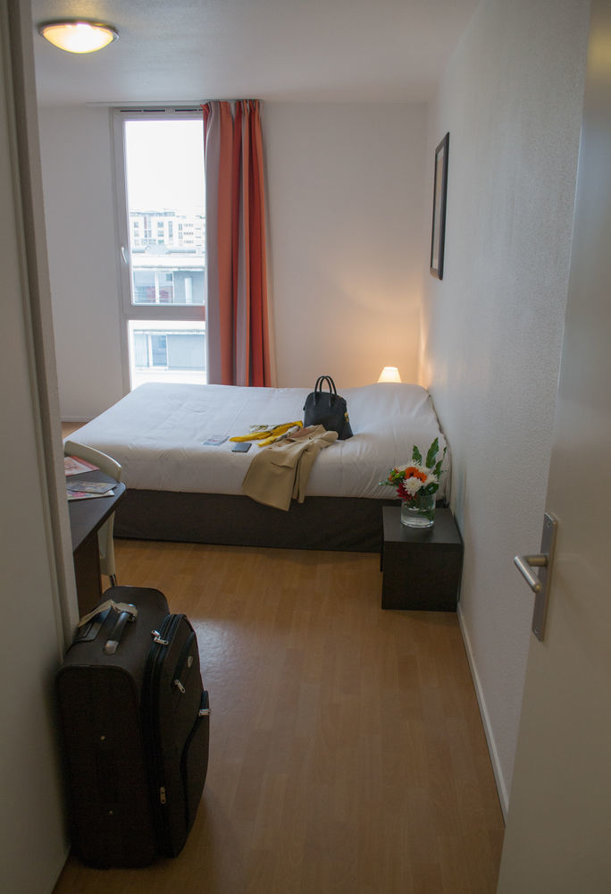 ซิตี้ เรสซิเดนซ์ อิฟรี Aparthotel อีวรี-ซูร์-แซ็น ภายนอก รูปภาพ