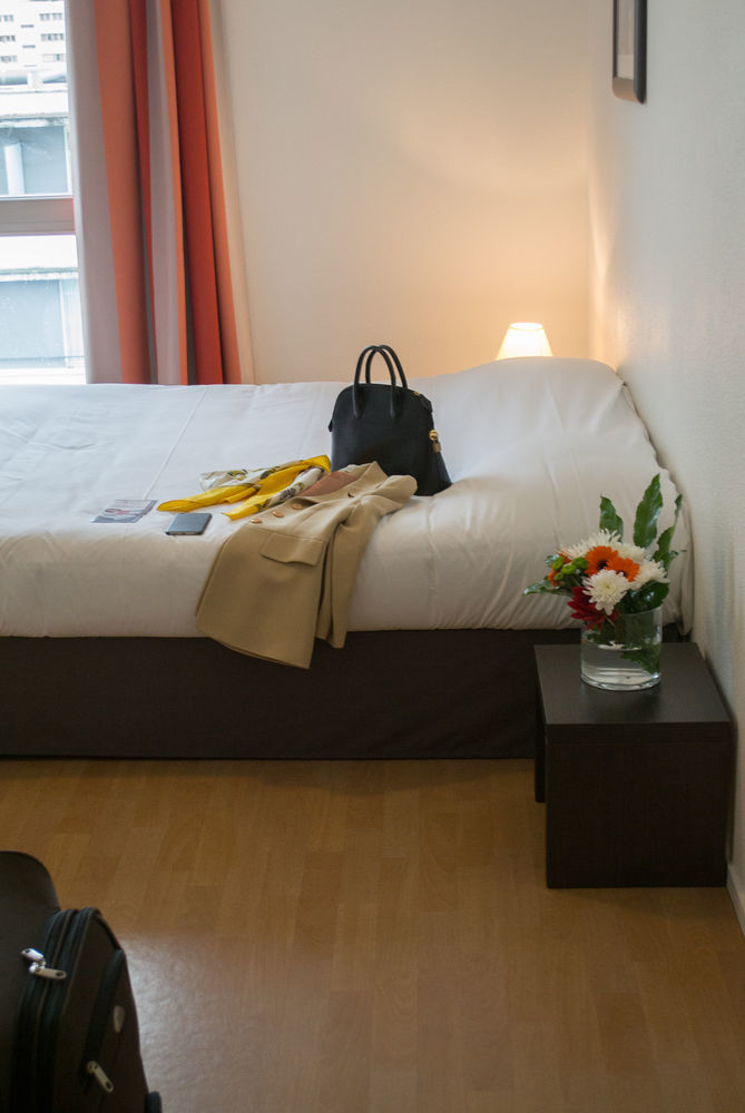 ซิตี้ เรสซิเดนซ์ อิฟรี Aparthotel อีวรี-ซูร์-แซ็น ภายนอก รูปภาพ
