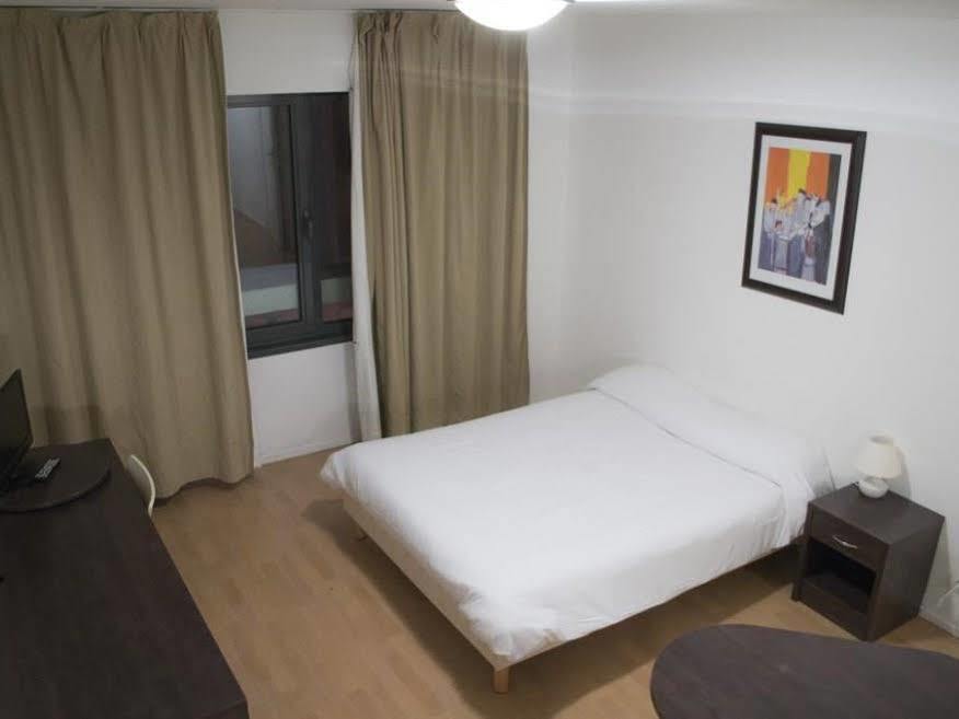 ซิตี้ เรสซิเดนซ์ อิฟรี Aparthotel อีวรี-ซูร์-แซ็น ภายนอก รูปภาพ