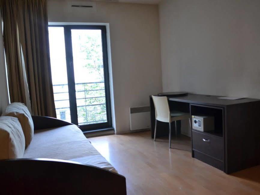 ซิตี้ เรสซิเดนซ์ อิฟรี Aparthotel อีวรี-ซูร์-แซ็น ภายนอก รูปภาพ